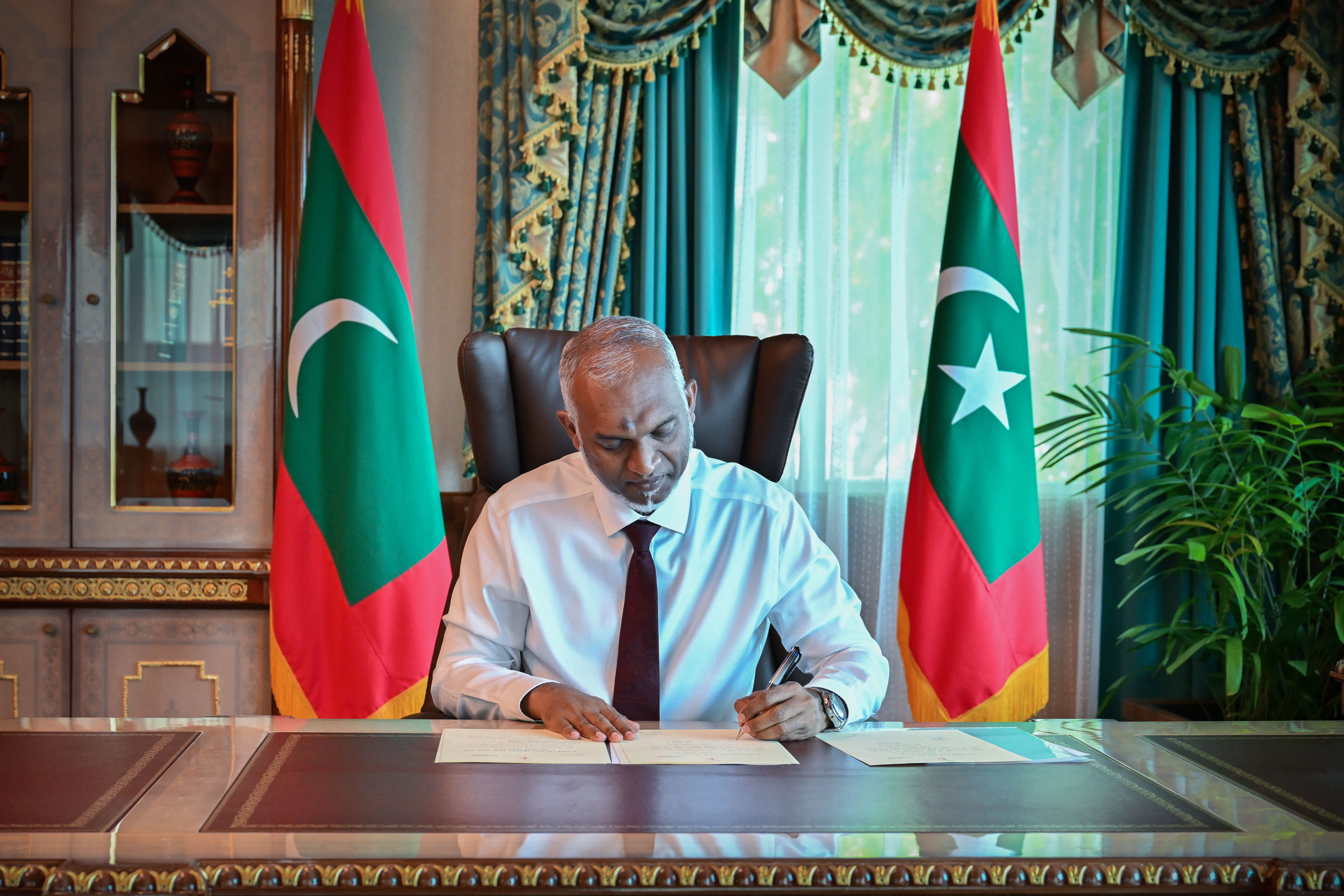 އިސްރާއިލް ޕާސްޕޯޓްގައި ރާއްޖެ އެތެރެވުން މަނާކުރާ ބިލު ރައީސް ތަސްދީގު ކުރައްވައިފި